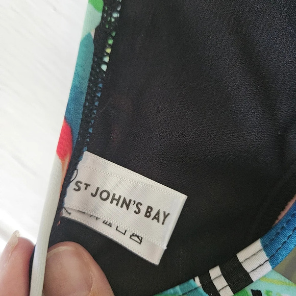 St. John's Bay Tropical Swimsuit Top Size 14 - Picture 8 of 12